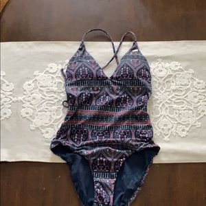 Gorgeous Roxy Swimsuit XS, strappy back like new